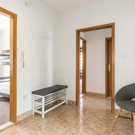 Apartman Seka's Family Split